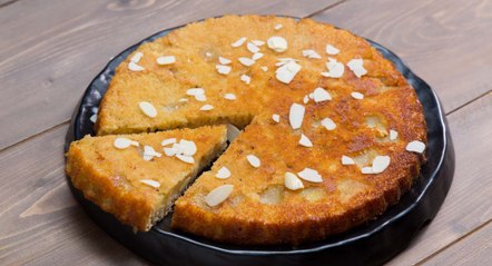 كيك البندق بالتفاح الشهي والصحي