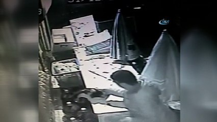 Ümraniye'de kediyi boğarak öldüren cani yakalandı