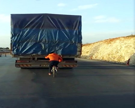 Tehlikeli Yolculuklar Cep Telefonuyla Görüntülendi