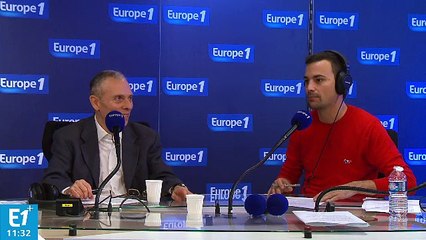 Un Britannique affirme qu'il suffit de savoir communiquer avec les dauphins pour réussir à monter une société