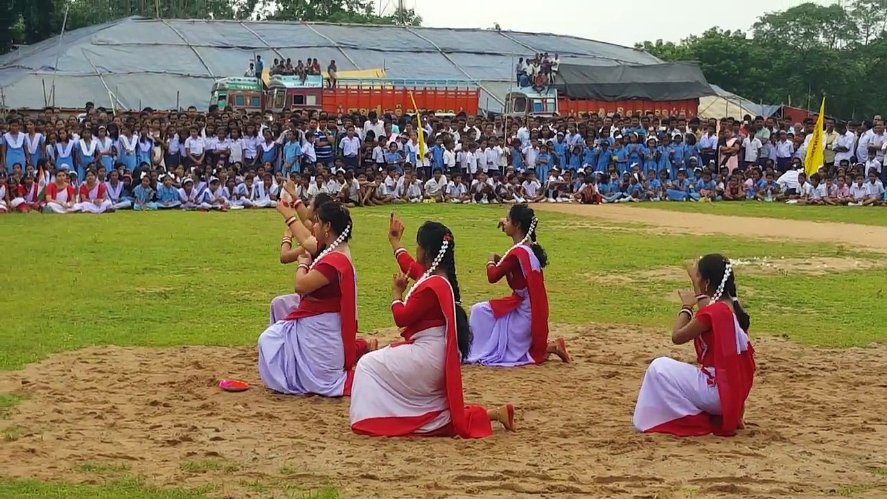 kishorenagar CT School girls Dance Performance on Independence Day
