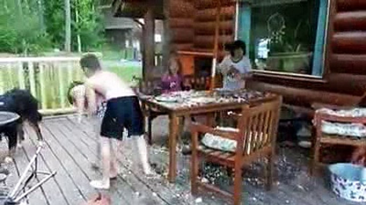 ĂN UỐNG DƯ THỪA PHÍ PHẠM QUẢ BÁO SẼ NGHÈO ĐÓI