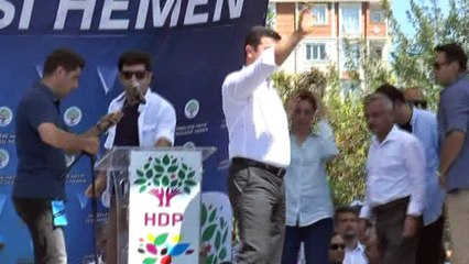 Selahattin Demirtaş, eş genel başkanlık için aday olmayacağını açıkladı