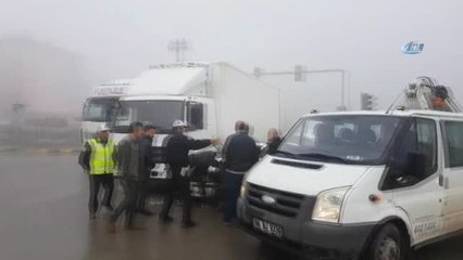 Kırmızı Işıkta Geçip Kaza Yapınca Trafik Kilitlendi