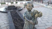 Atatürk'e Çiçek Veren Kızın Heykelindeki Kömürler Çalındı