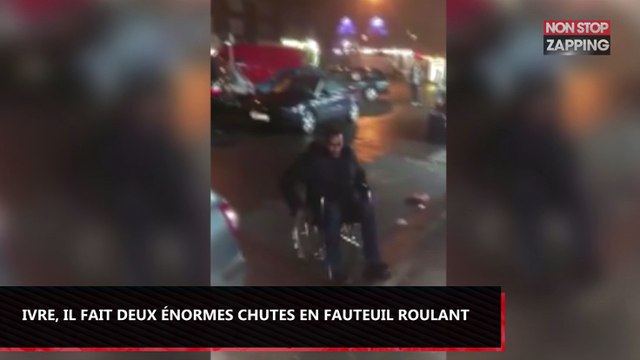 Ivre, un homme joue avec un fauteuil roulant et fait deux énormes chutes (Vidéo)