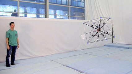 L'Omnicoptere attrape une balle