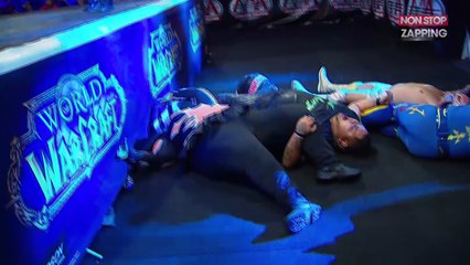 Mexique : Une catcheuse se tord la jambe en sautant du ring (Vidéo)