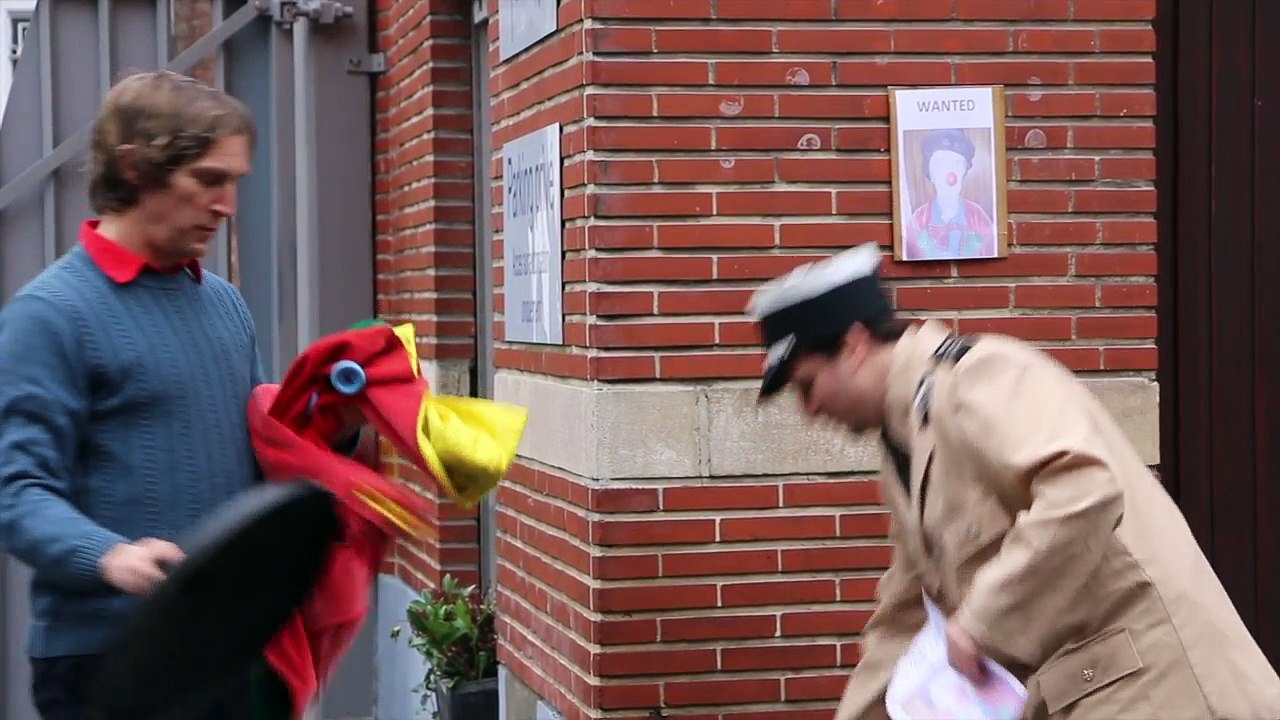 Caméra cachée Le clown bandit