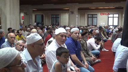 Diyanet'ten Cuma Hutbesi: Eş ve Anne Anlamını İdrak Etme Rüştüne Erişmemiz Kızın Evlendirilmesi...