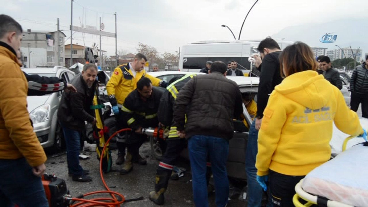 Zincirleme trafik kazası: 5 yaralı