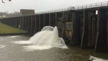 Lâcher d’eau au barrage du Moulin Papon