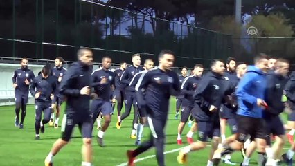 Medipol Başakşehir'in Antalya kampı başladı