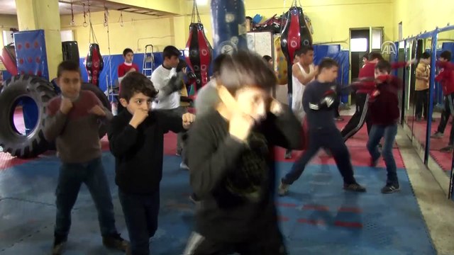 Muşlu boksörler şampiyonaya hazırlanıyor