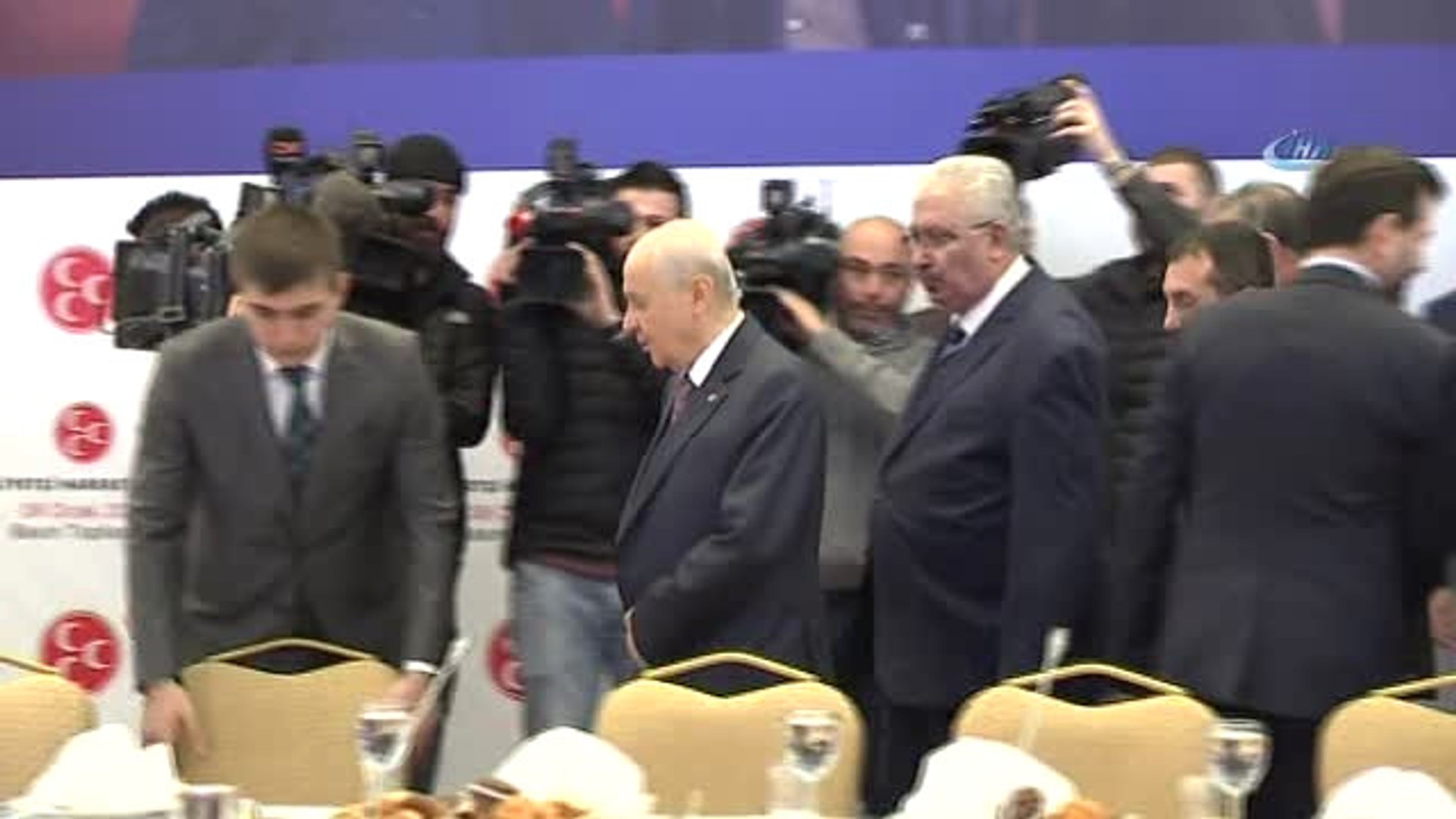 ⁣Bahçeli'den Karıştıranlar İçin 'Bozkurt' ve 'Heavy Metal' İşareti