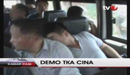 Puluhan Orang Hadang Mobil Pengangkut Tenaga Kerja Asal Cina