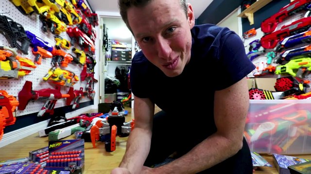 NERF GUN ARSENAL WITH OVER 300+ BLASTERS!