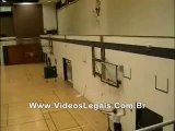 Tim Nolan jongles au basket