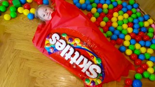 Bad Kids & Giant Candy Accident! Johny Johny Yes Papa Bab