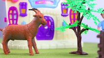 Kids toys videos - Building farm with farm animals and birds - animal sounds eff