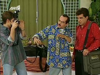 Ths Ellados ta paidia S02E13 Ta meta3wta brakia 8eloun kai epide3ious