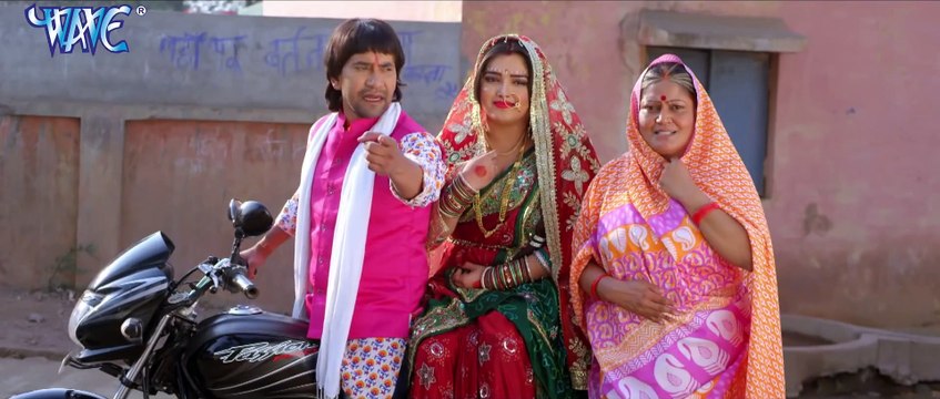 पहली बार Aamrapali Dubey को मिला धमकी - Nirahua - Comedy Scene - Bhojpuri Movie _Full-HD