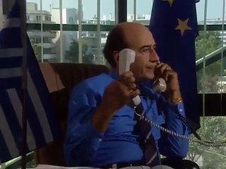 Οι δρόμοι της πόλης E02   Το μυστικό που σκοτώνει