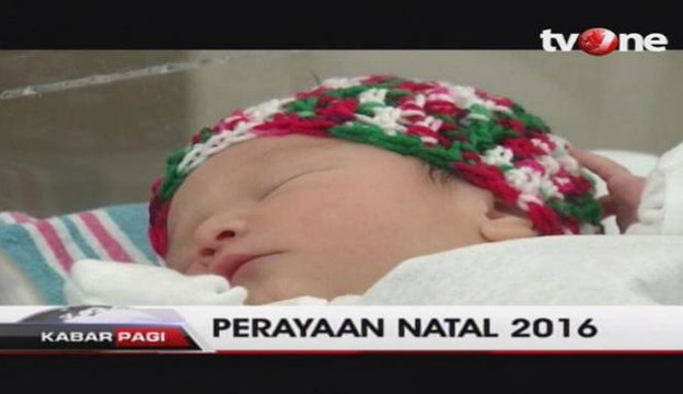 Bayi-bayi di Rumah Sakit Ini Didandani dengan Kostum Natal