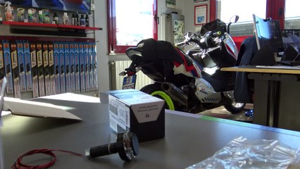 UNIVERSAL DIRECTIONAL ARROWS FOR MOTORCYCLE HANDLEBARS