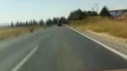 Aşırı Yük Taşıyan Kamyon Tehlike Saçtı