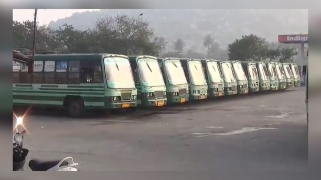 Tamil Nadu Bus Strike : తమిళనాడులో బస్సుల బంద్ : ప్రయాణాలు చెయ్యకపోవడమే బెటర్ !