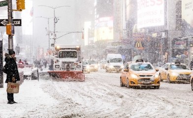 "Bombe météo" sur les États-Unis, une tempête hivernale s'abat sur la côte est