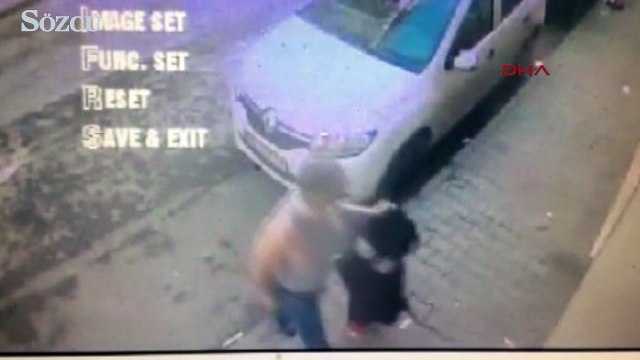 Kızının boğazına bıçak dayadığı anlar güvenlik kamerasında