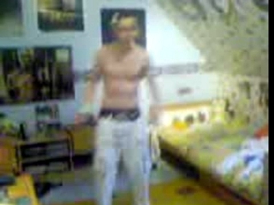 KiKoO Je DaNsE La TeCKtOnIk LoL