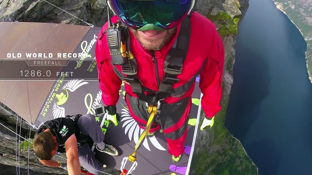 Saut à l'élastique de 420m de haut.. record du monde !