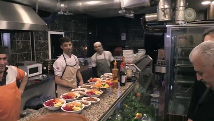 Başbakan Yıldırım, Hamamönü'nde esnafı ziyaret etti - ANKARA