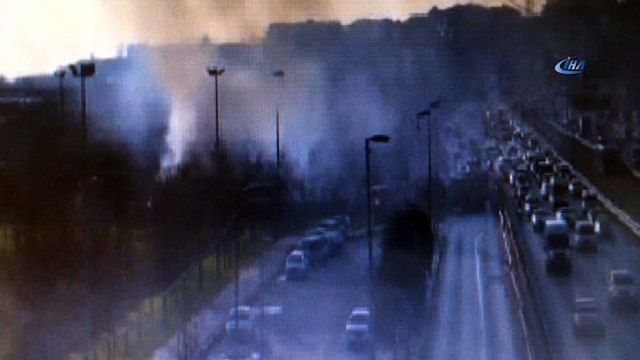 E-5 Otoyolu Avcılar mevkiinde yol kenarında yoğun duman yükseliyor. Olay yerine çok sayıda itfaiye ekibi yönlendirildi