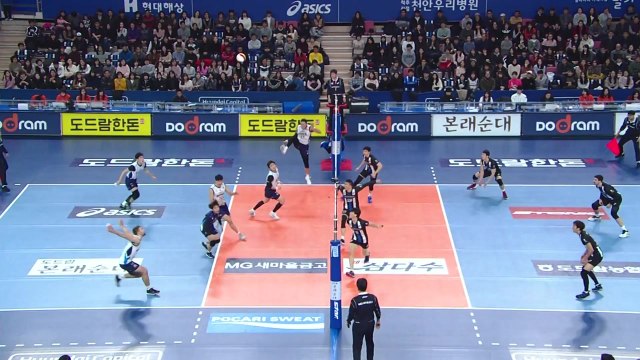 현대캐피탈, 4연승으로 선두 질주 / YTN