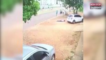 Brésil : un homme agresse violemment une femme pour lui voler son sac (vidéo)