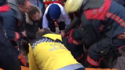 Fatih'te Can Pazarı : Anne ve Bebeği Alevler Arasından Kurtarıldı