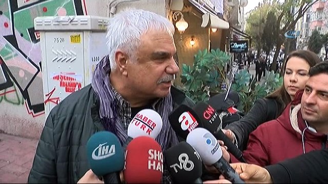 Ünlü sanatçılar Münir Özkul’un evine akın etti