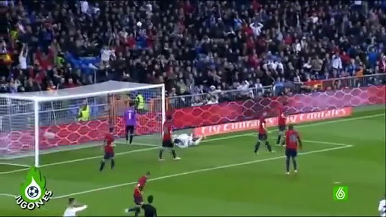 cristiano ronaldo salto tres metros para cabecear un balon messi mete dos goles