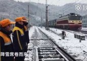 Freezing Weather Causes Transport Disruptions in Central China