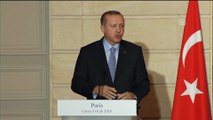 Cumhurbaşkanı Erdoğan: 'Terör kendi kendine oluşmuyor, terörün ve teröristin bahçıvanları vardır' - PARİS