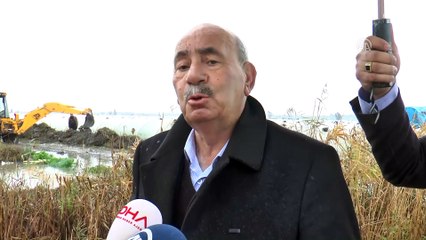 Su altında kalan seralardan hasat yaptılar - MERSİN