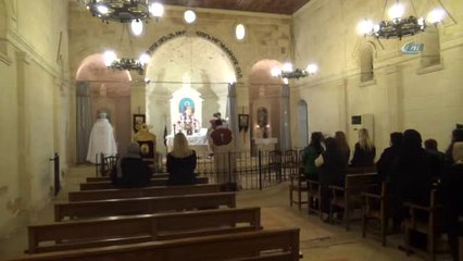 Hatay'da Tarihi Kilisede Ermeniler Noel'i Kutladı