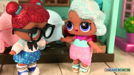 petite sœur poupée lol