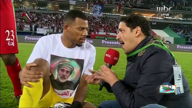 فرحة لاعبو المنتخب العماني بعد التتويج من أرض الملعب مع كاميرا #صدى_الملاعب