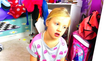 La Poupée BABY BORN se fait Bobo  au SKI