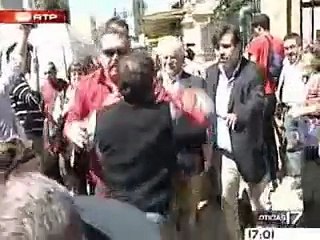 Vital Moreira agredido e insultado durante manifestação da CGTP no 1º de Maio